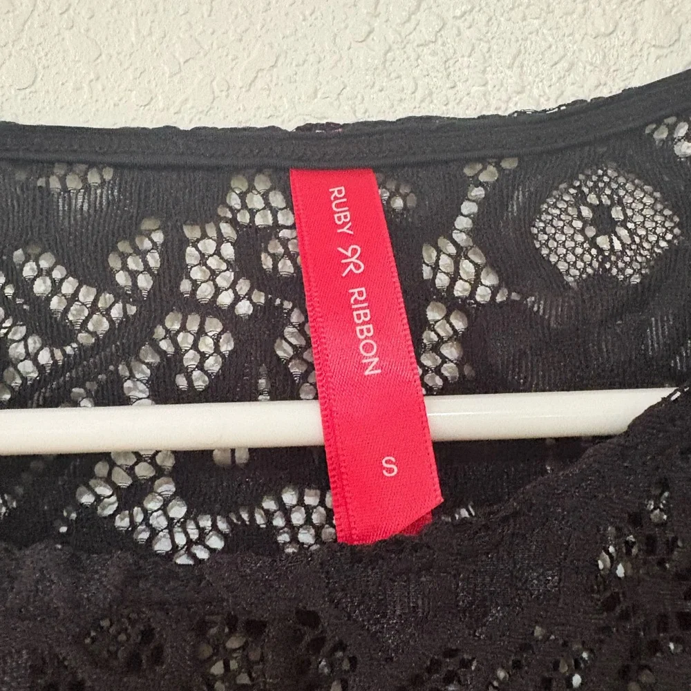 Ruby Ribbon Chantilly Lace Top Black Size Small NWT